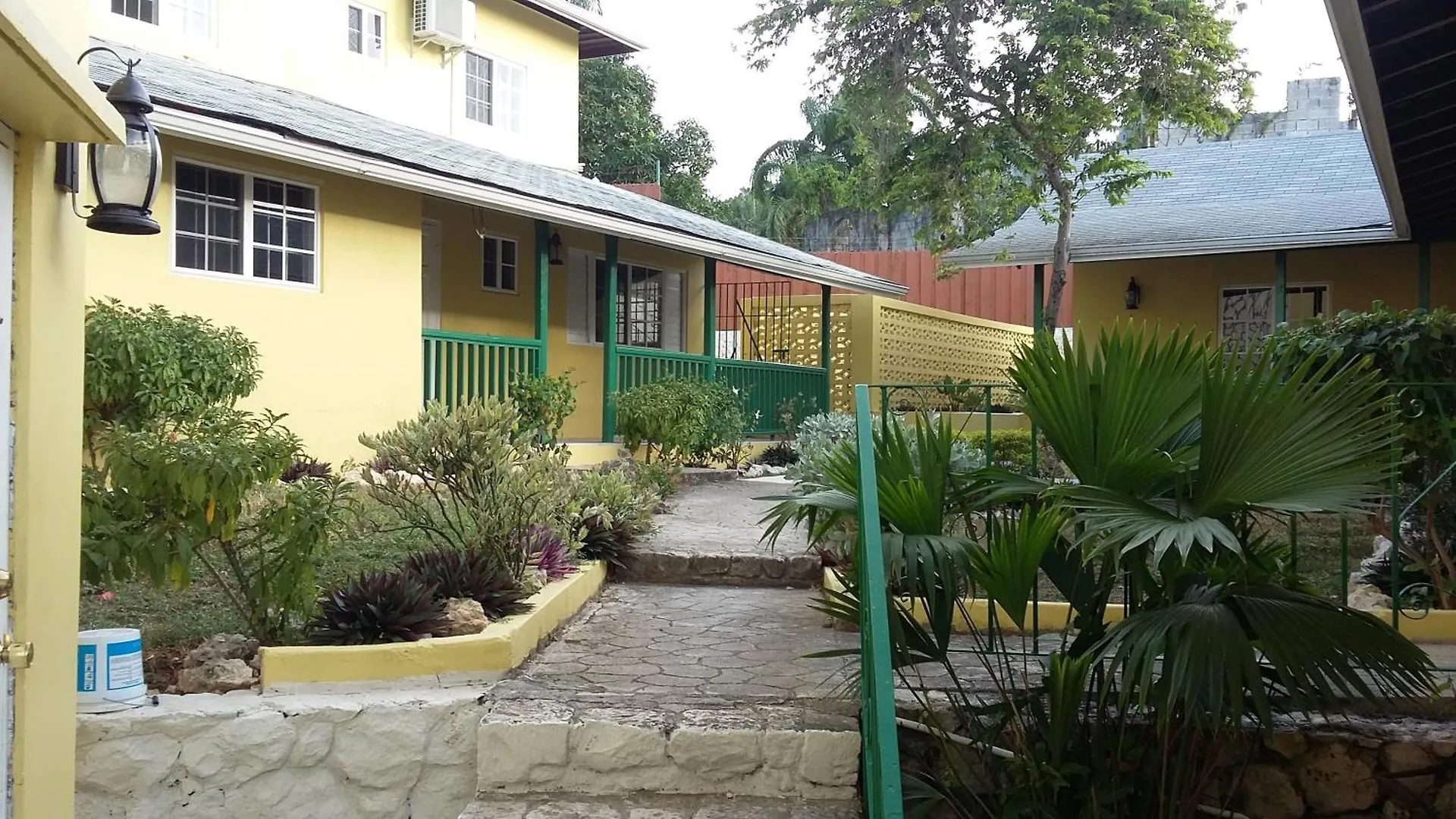 1 Bdr Apt #3 At Ramparts Near Sangster Airport Montego Bay